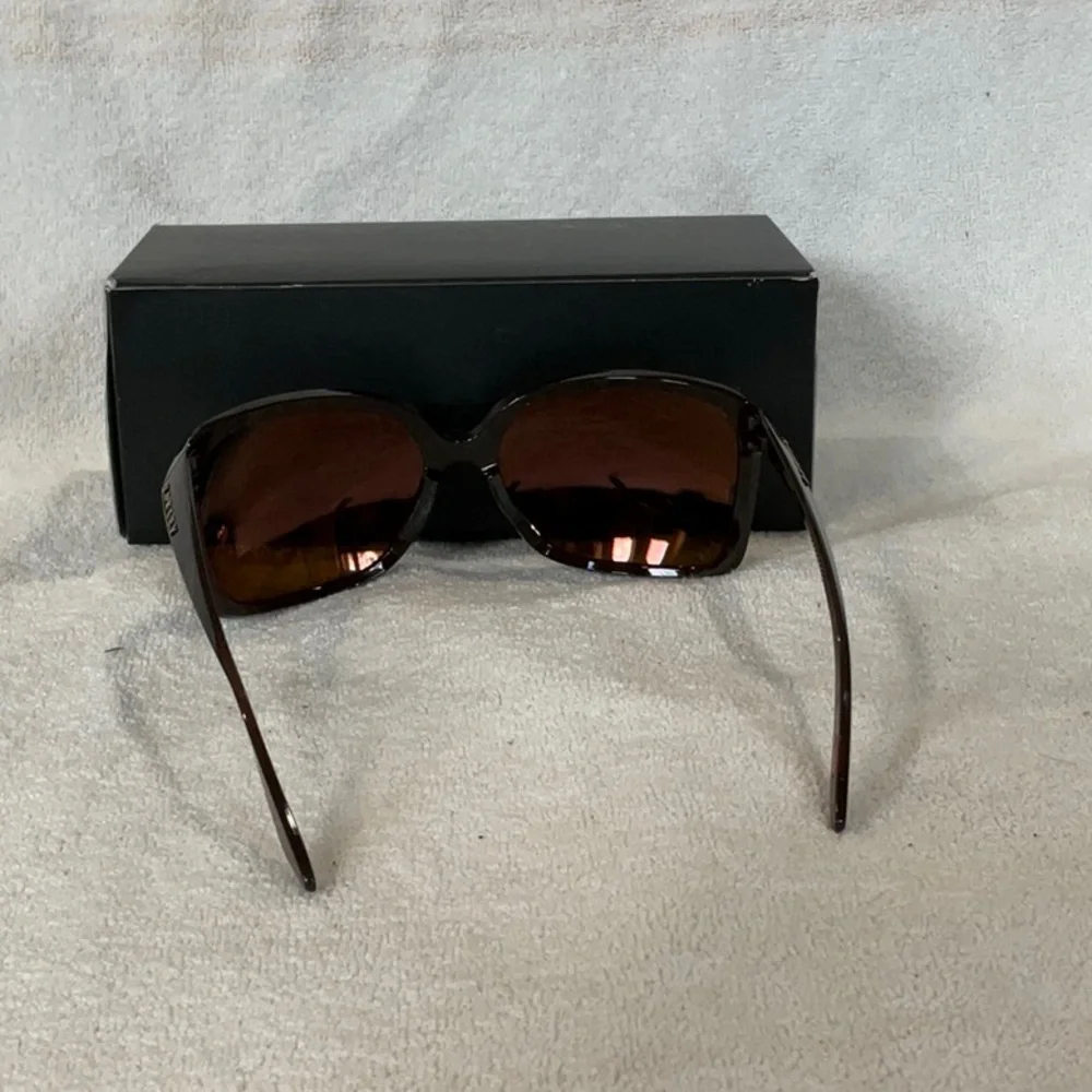 NEW OAKLEY Brown Sunglasses with Mirrored Lenses